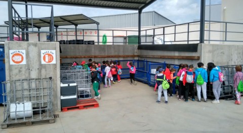 Alumnos primaria participan clases prácticas reciclaje residuos Badajoz