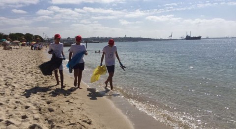 Ecomar y Coca-Cola realizan limpieza costas Praia da Saude, Portugal