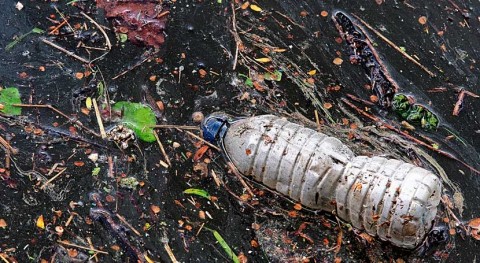 Comisión Europea aúna fuerzas ejecutar coalición contaminación plásticos