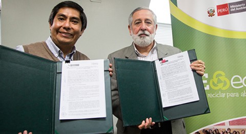 Perú impulsa reciclaje solidario campaña "REeduca: reciclar abrigar"