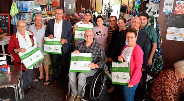 Santa Cruz Tenerife entrega 5.000 bolsas reutilizables mercados durante Navidad