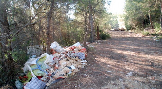 Calafell retirará montañas 200 toneladas residuos