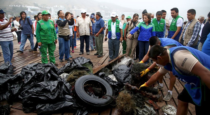 200 voluntarios recogen 4 toneladas residuos fondo marino Bahía Ancón