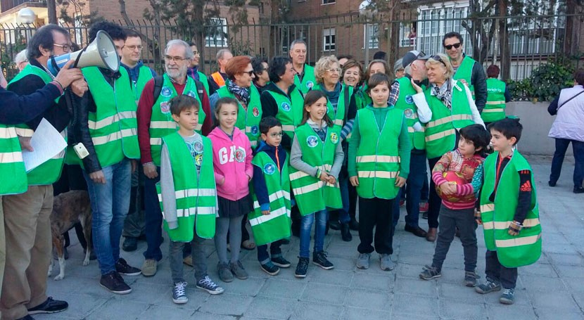 alcaldesa Madrid participa campaña vecinal "Mantengamos limpia nuestra ciudad"