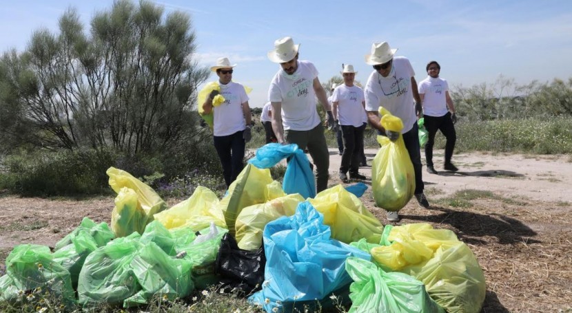 Más 500 empleados L’Oréal España recogen 2,5 toneladas basura Comunidad Madrid