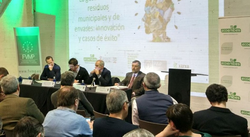 Más 150 personas debaten gestión residuos Valencia