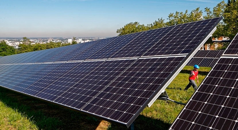 Francia reciclará 1.400 toneladas paneles fotovoltaicos antiguos cada año